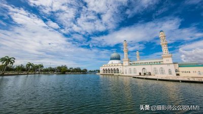 ​粉红清真寺旅游攻略（打卡东南亚最美水上清真寺）