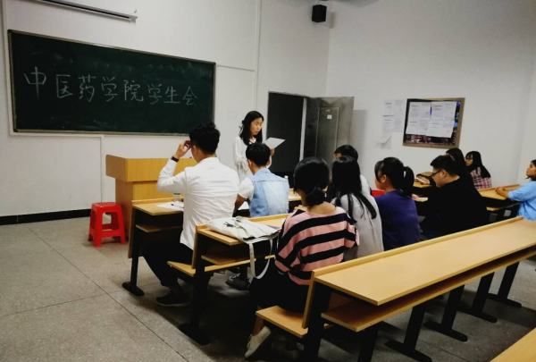 学生会面试自我介绍词,面试学生会的自我介绍图6