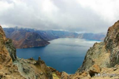 ​长白山几月份去最好玩（九月旅行，没雪覆盖的长白山天池也很美，山顶还有“迷