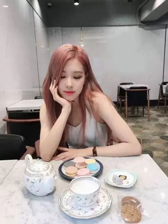 blackpink成员介绍：超详细档案：Rosé朴彩英