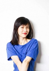 papi酱名下共关联8家公司,其中4家正常开业