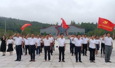 麻城市教育局开展红廉教育活动