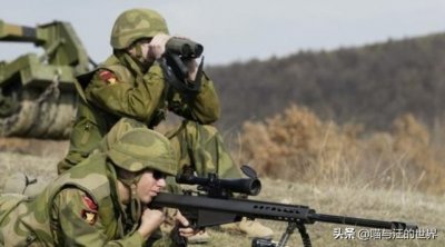 巴雷特被称“大炮”,那它威力到底有多大?防弹板如同纸糊一样