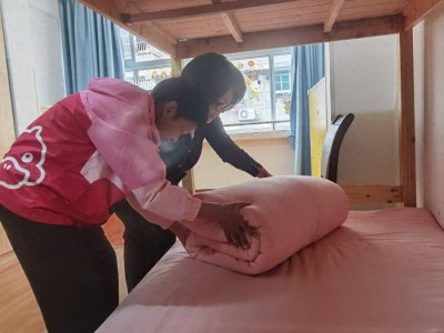 “五老”风采录|胡英:真心呵护童心 她是孩子们的“胡奶奶”