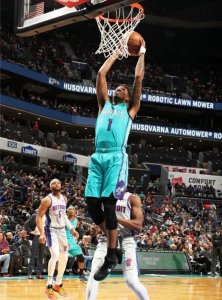 活塞惨遭读秒绝杀!罗斯7投6中砍16+3,高效表现难掩他一致命失误