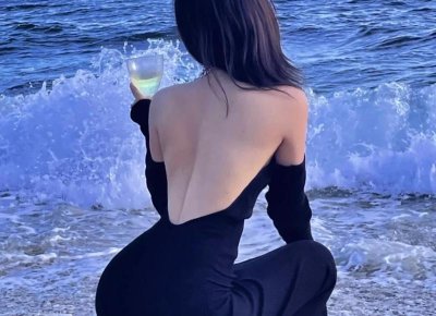 后背疼是什么原因(后背疼痛是怎么回事)