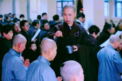 寺庙中的清流,不设功德箱,僧人皆女性每天吃一顿睡4小时