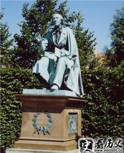 伟大的童话作家安徒生是个什么样的人