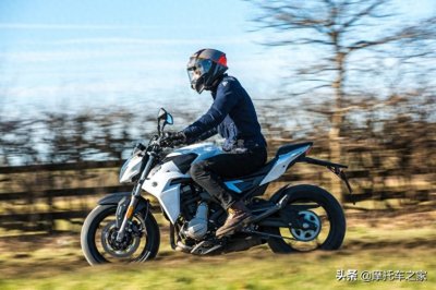 颜值担当国产街车春风NK650,值得入手的吸睛小钢炮