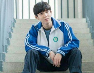 初中生“标准发型”公布,男生剪完更受欢迎,女生不想面对新发型