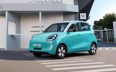 五菱电动“神车”变四门,"性价比围城"如何打破?