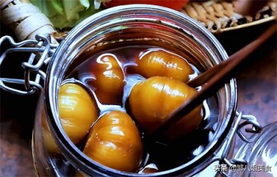 新蒜上市了,别错过腌糖蒜!教你小诀窍,酸甜脆爽,保存时间长