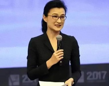 从北大才女到央视名嘴,董倩的非凡半生与静美爱情