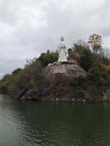 游京山美人谷有感