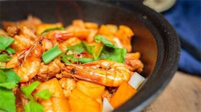 分享黄焖大虾的做法,鲜嫩可口,营养丰富,让人回味无穷