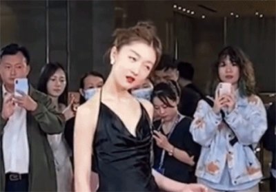 周冬雨为什么被排挤(“人人喊打”的周冬雨,已经在另一个圈子里红得发紫)