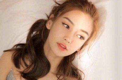 杨子的家世背景显赫杨子的爷爷是红一代