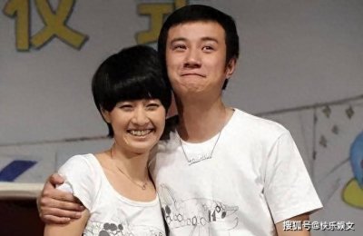 47岁马伊琍与文章破镜重圆一家四口合影幸福温馨,大女儿已长大